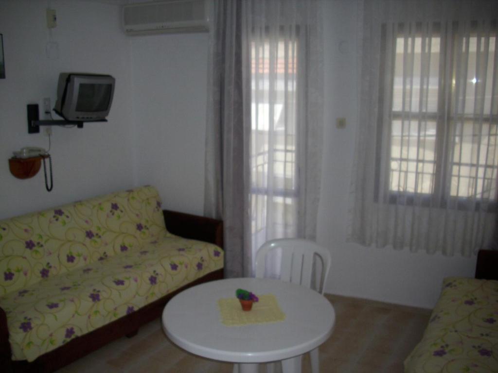 Cesme Vural Apart Hotel Zimmer foto